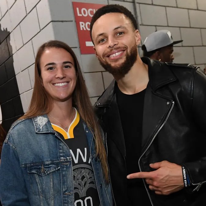 Steph Curry y Sabrina Ionescu en el All-Star Weekend de la NBA