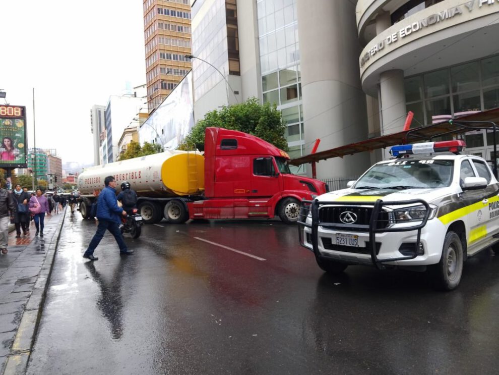 Protesta de cisternas en La Paz