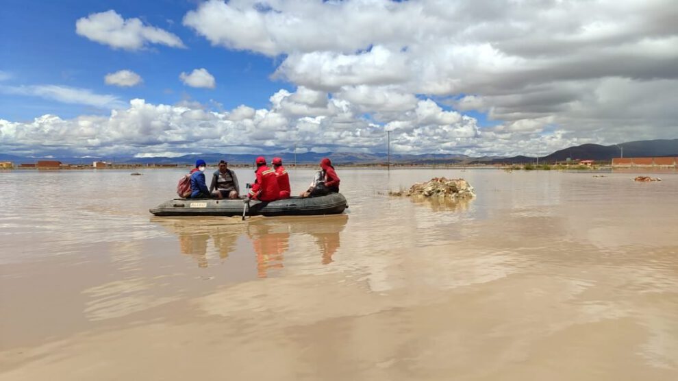 Alerta roja en Oruro por inundaciones