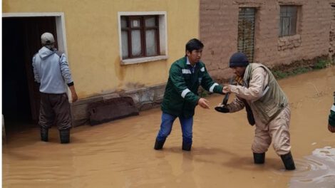 Inundaciones en Caracollo tras fuertes lluvias