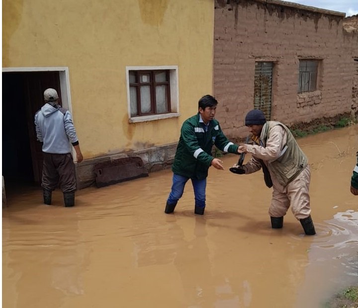 Inundaciones en Caracollo tras fuertes lluvias