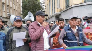 Protesta ciudadana rechaza el tarifazo del transporte urbano