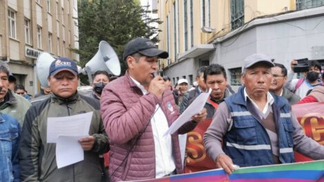 Protesta ciudadana rechaza el tarifazo del transporte urbano