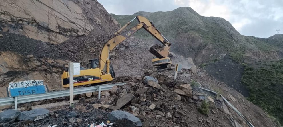 Derrumbe en la carretera Llallagua – Ravelo