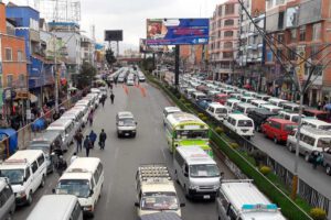 Aumento de tarifas en Bolivia debido a la escasez de dólares