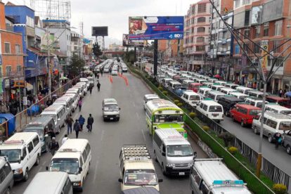 Aumento de tarifas en Bolivia debido a la escasez de dólares