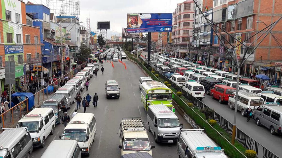 Aumento de tarifas en Bolivia debido a la escasez de dólares