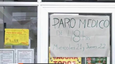 paro de médicos y trabajadores en salud por polémica ley de pensiones