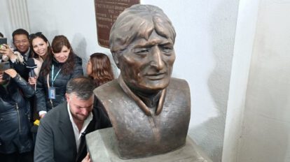 Retiro del busto de Evo Morales en la Asamblea Legislativa Plurinacional