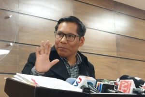 Santos Mamani denuncia control judicial en Bolivia