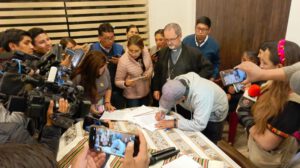 Acuerdo de pacificación en Oruro tras jornada de enfrentamientos por conflicto de pasajes de transporte urbano