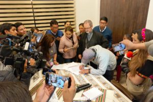 Acuerdo de pacificación en Oruro tras jornada de enfrentamientos por conflicto de pasajes de transporte urbano