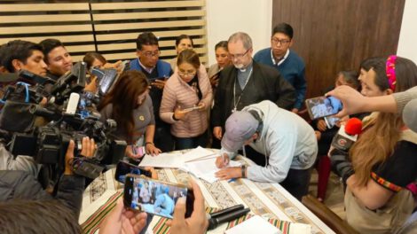 Acuerdo de pacificación en Oruro tras jornada de enfrentamientos por conflicto de pasajes de transporte urbano