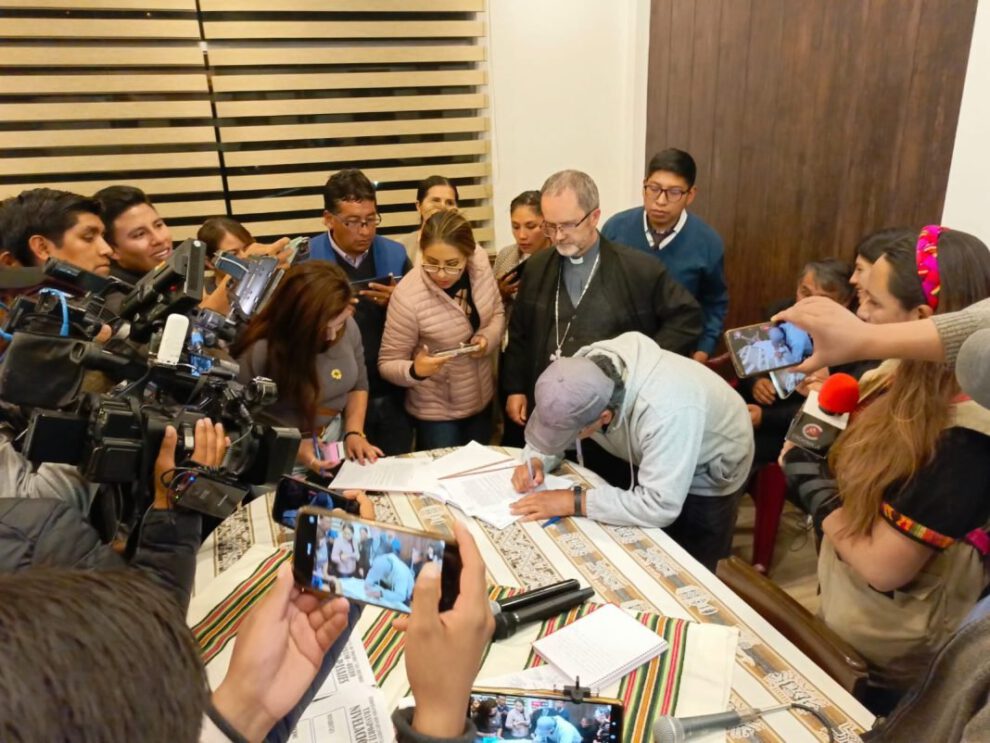 Acuerdo de pacificación en Oruro tras jornada de enfrentamientos por conflicto de pasajes de transporte urbano