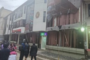 Destrozos en edificio de Rectorado de la UTO
