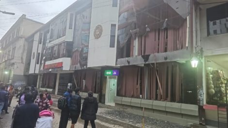 Destrozos en edificio de Rectorado de la UTO