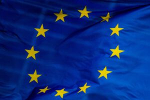 Imagen de la bandera de la Unión Europea en el contexto de sanciones contra Rusia