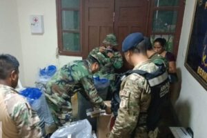 Decomiso de coca prensada y cigarrillos en Bermejo