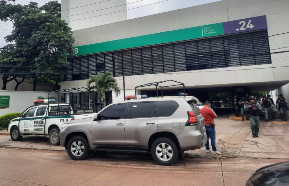 Atraco en banco de Santa Cruz