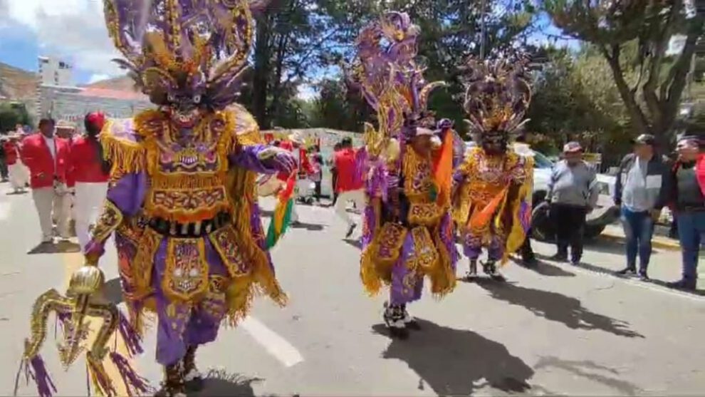 Carnaval de Oruro: Bordadores rinden homenaje a su patrona