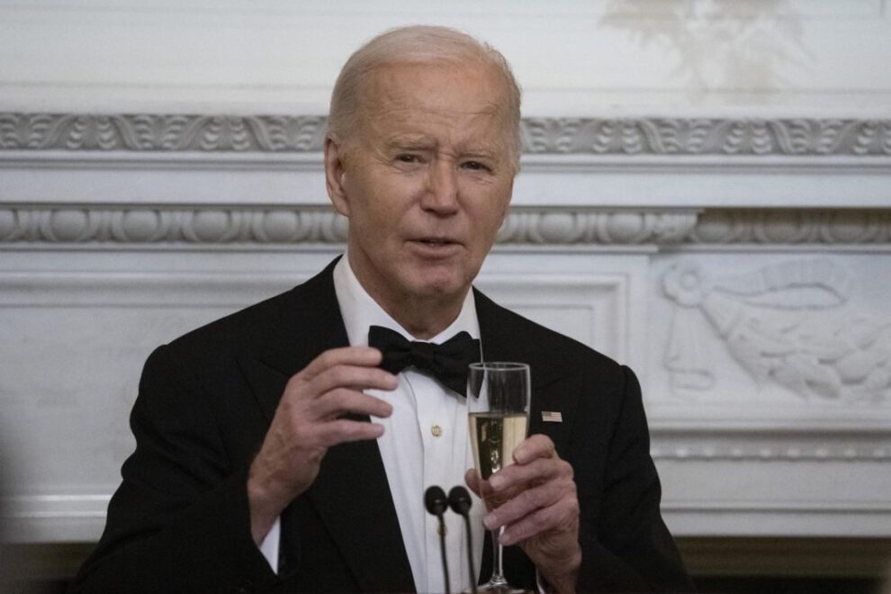 Biden llama a votantes para derrotar a Trump en noviembre