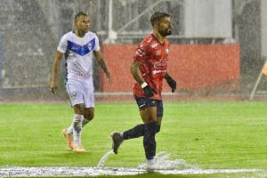Anegación en la cancha del estadio Jesús Bermúdez
