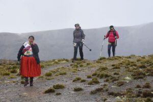 Deportistas participan en el Skysnow Chacaltaya