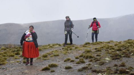 Deportistas participan en el Skysnow Chacaltaya