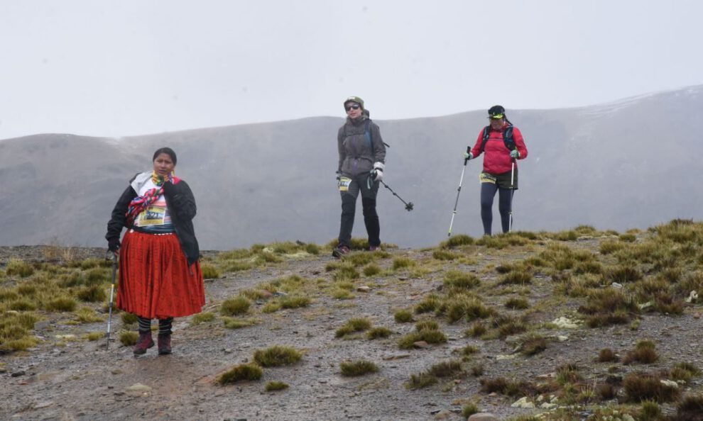 Deportistas participan en el Skysnow Chacaltaya