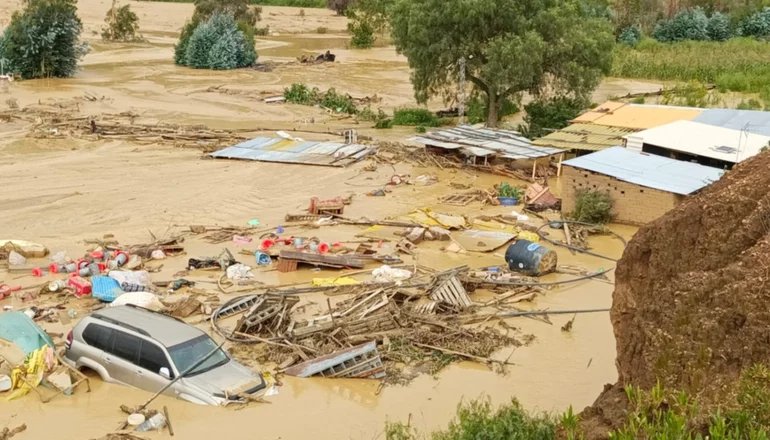 mazamorra en Laquiña afectó casas y cultivos