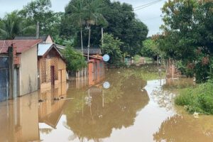 Alerta roja por crecidas en La Paz y Pando
