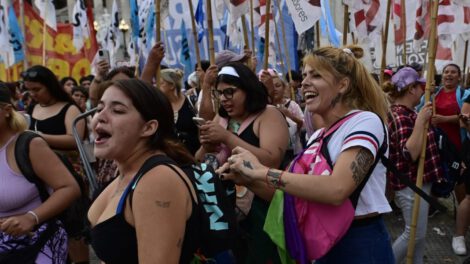 Huelga docente en Argentina pone en riesgo inicio de clases