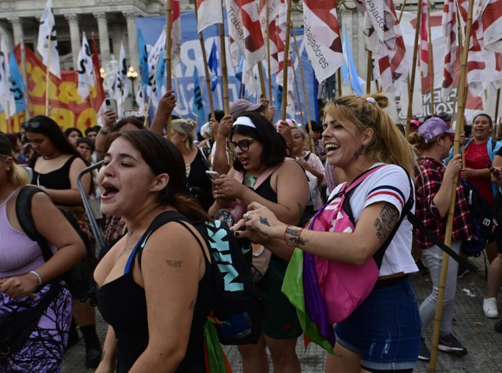 Huelga docente en Argentina pone en riesgo inicio de clases