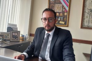 Luis Guillén evalúa postularse como magistrado del TSJ