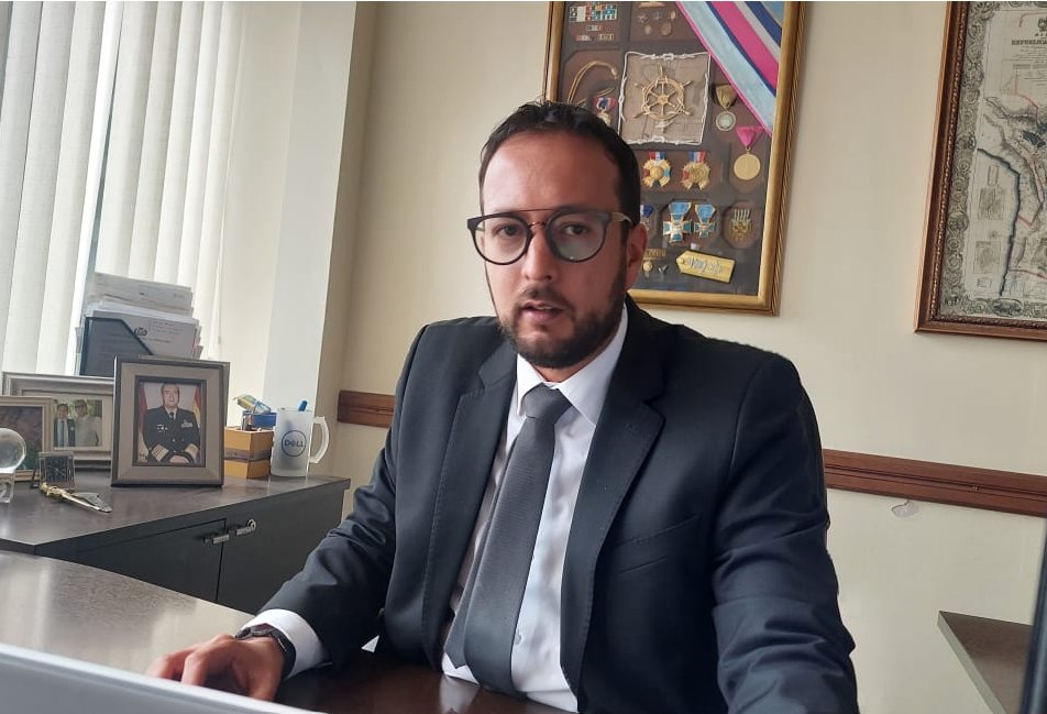 Luis Guillén evalúa postularse como magistrado del TSJ