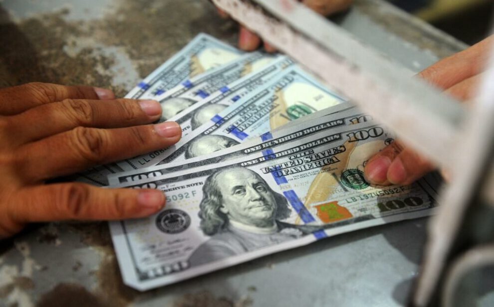 Confían en alcanzar meta de 100 millones de dólares con bonos del BCB