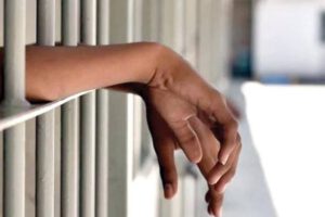 Detención de mujeres por metanfetaminas
