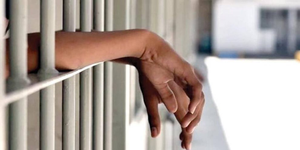 Detención de mujeres por metanfetaminas