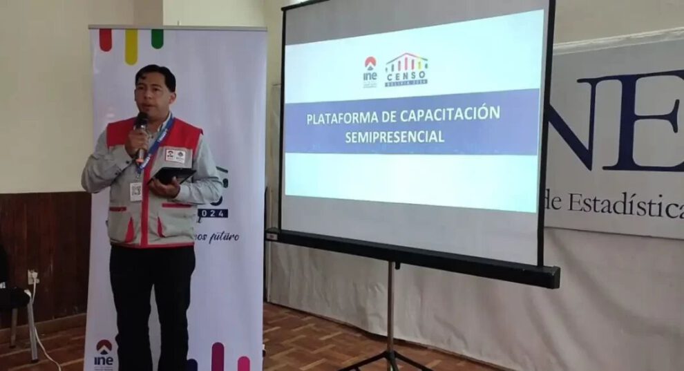Capacitación semipresencial para voluntarios censales del INE