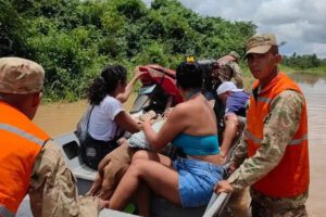 Emergencia en Cobija: Ejército responde con solidaridad ante desastre natural