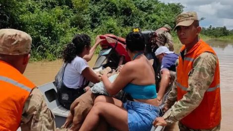 Emergencia en Cobija: Ejército responde con solidaridad ante desastre natural