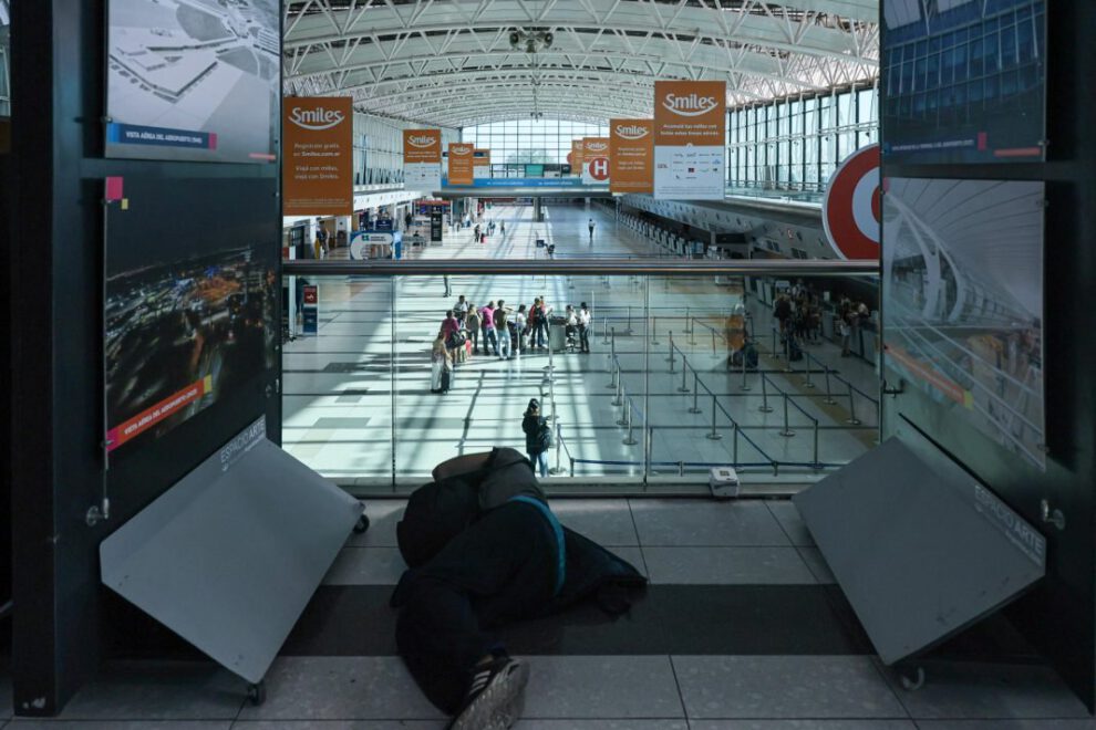Caos aéreo en Argentina por paro de sindicatos
