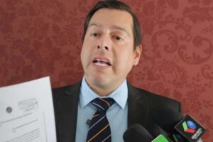 Defensa de Camacho denuncia presiones del Gobierno
