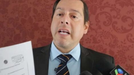 Defensa de Camacho denuncia presiones del Gobierno