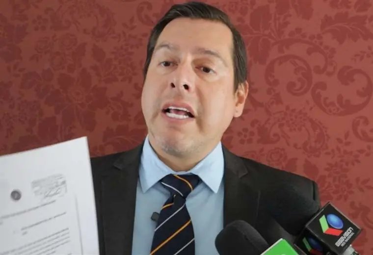Defensa de Camacho denuncia presiones del Gobierno
