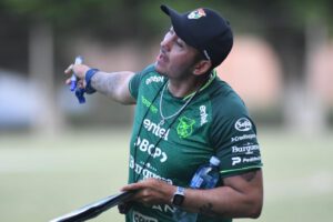 Entrenador de la selección boliviana de fútbol damas