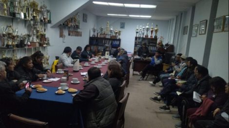 Nuevo directorio del voleibol orureño encabezado por Brenda Velásquez