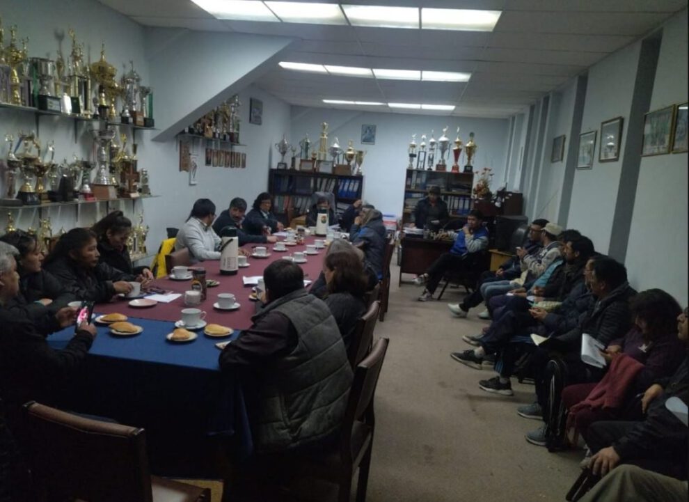 Nuevo directorio del voleibol orureño encabezado por Brenda Velásquez