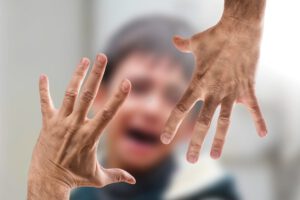 Madre golpeaba a sus hijos
