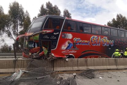 Accidente en la autopista La Paz-El Alto